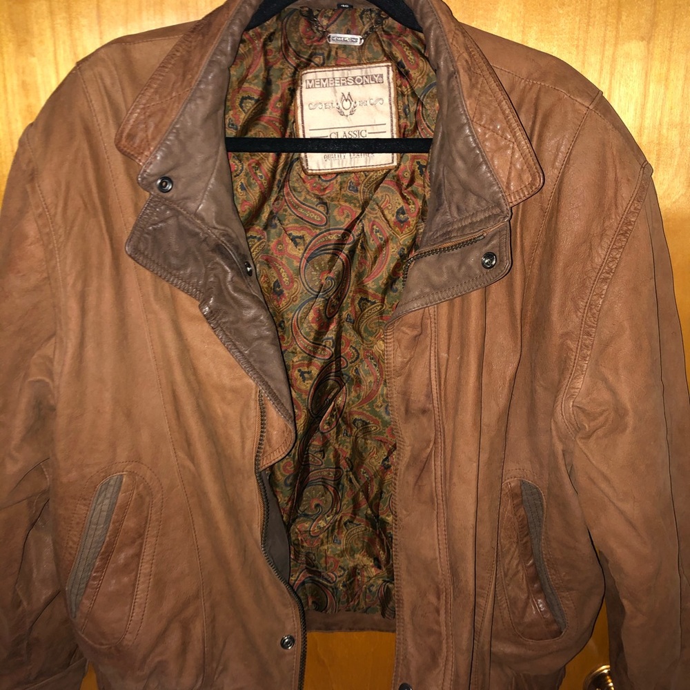 Authentic, Vintage Members Only Leather Jacket!!